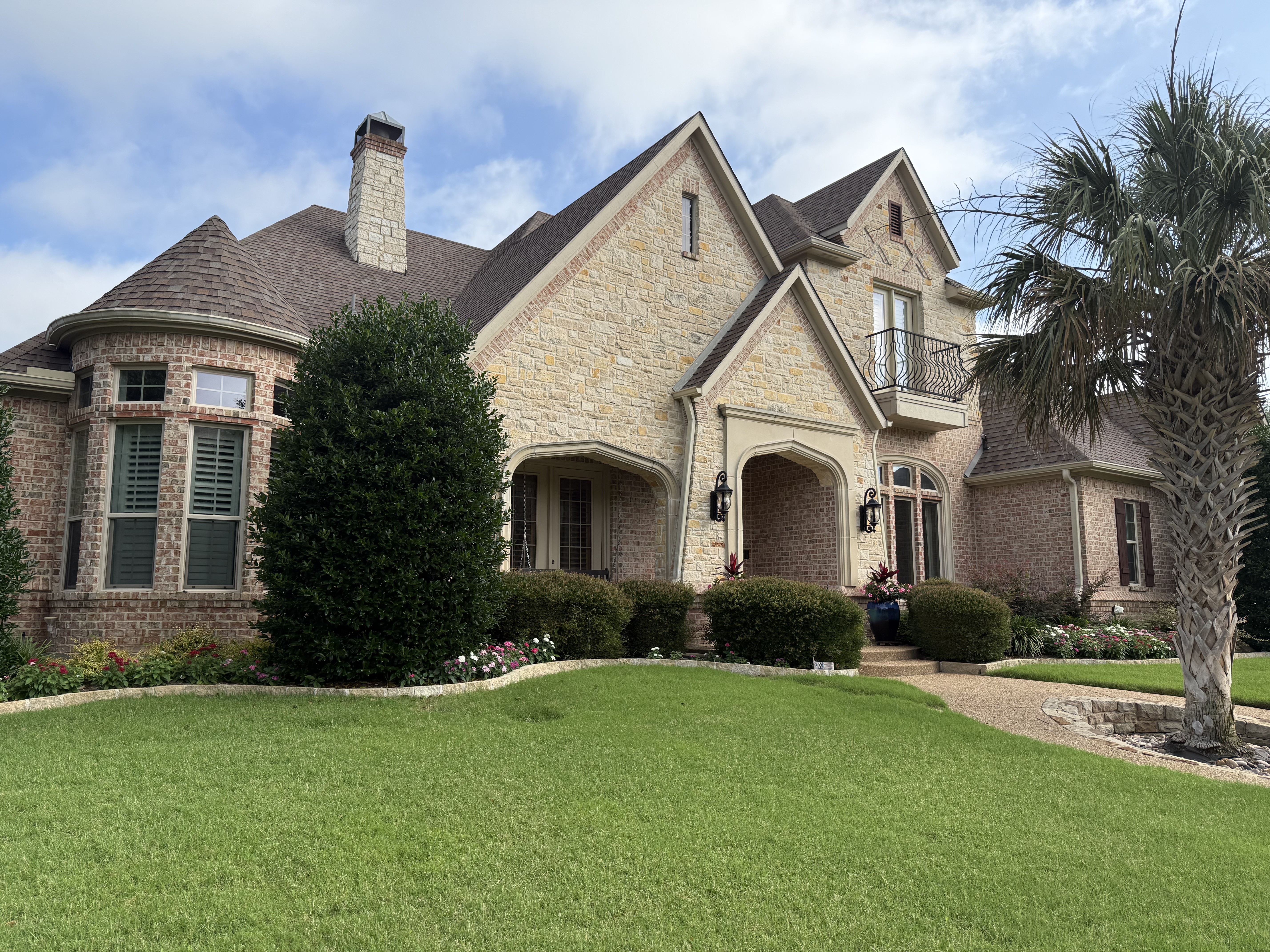 Newly installed replacement windows on an Austin, TX home